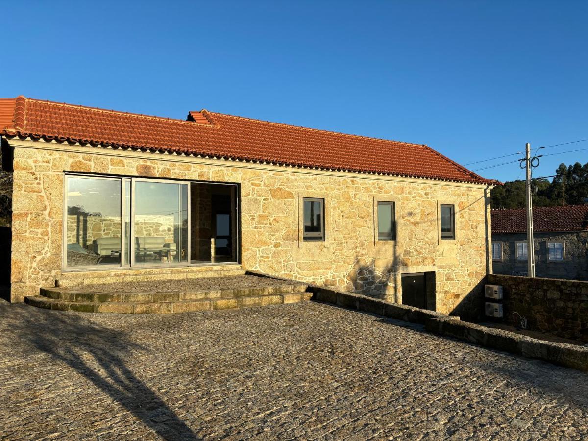 Pacos Do Douro, Chambre Privee Avec Piscine Romariz Exterior photo