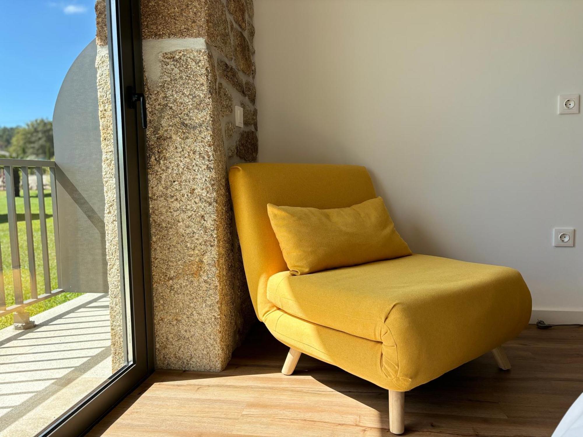 Pacos Do Douro, Chambre Privee Avec Piscine Romariz Exterior photo