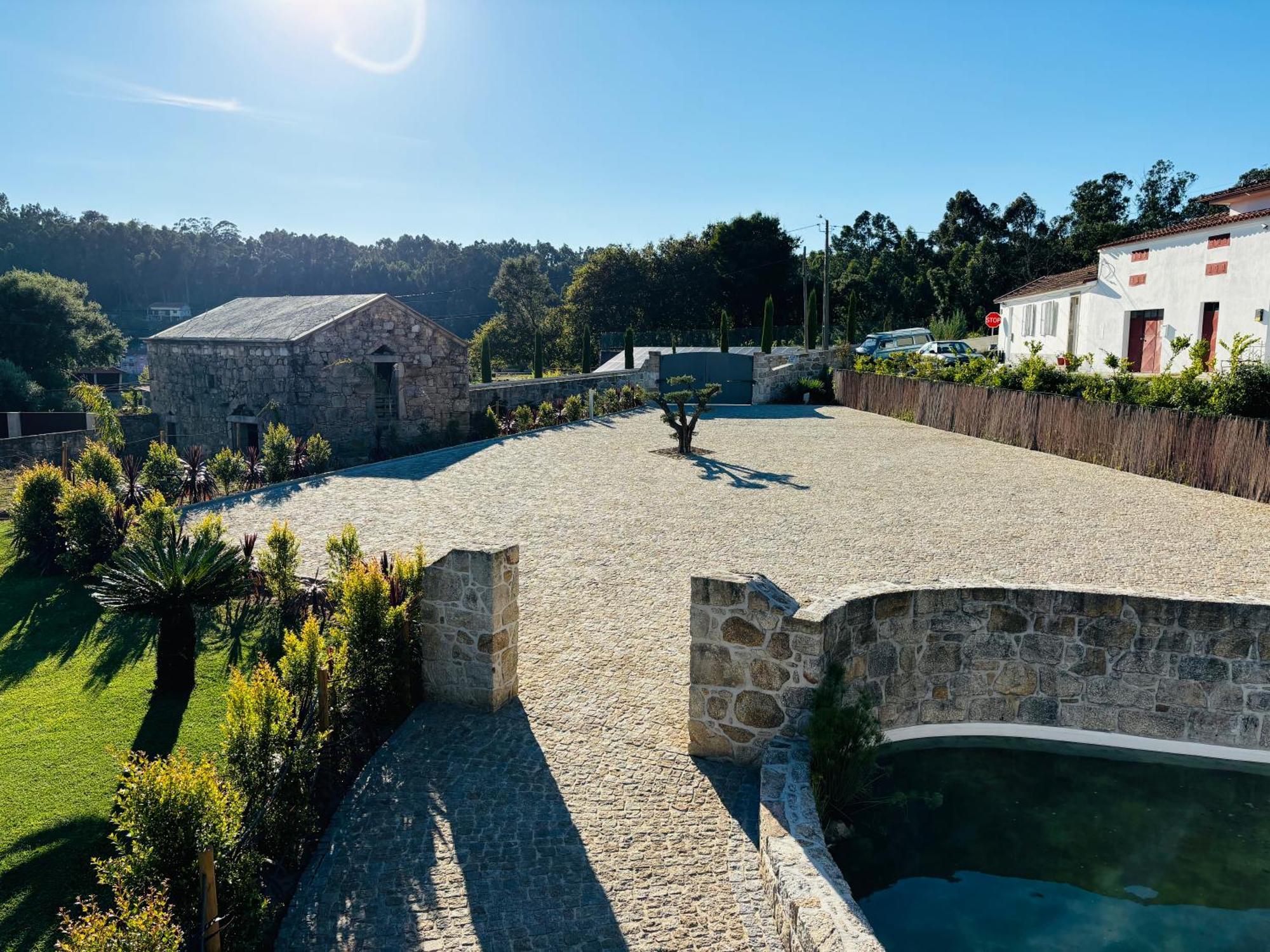 Pacos Do Douro, Chambre Privee Avec Piscine Romariz Exterior photo